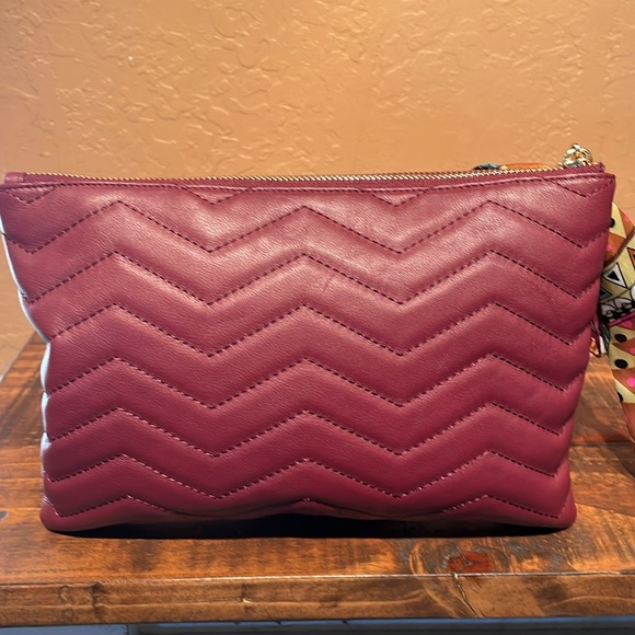 Kate Spade Quilted Leather Extra Large Wristlet/Clutch - Picture 4 of 5